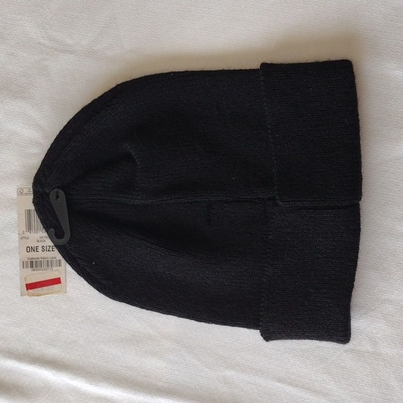 Holiday Arcade Beanie Cap Size Os Black with Sequins - Picture 4 of 7